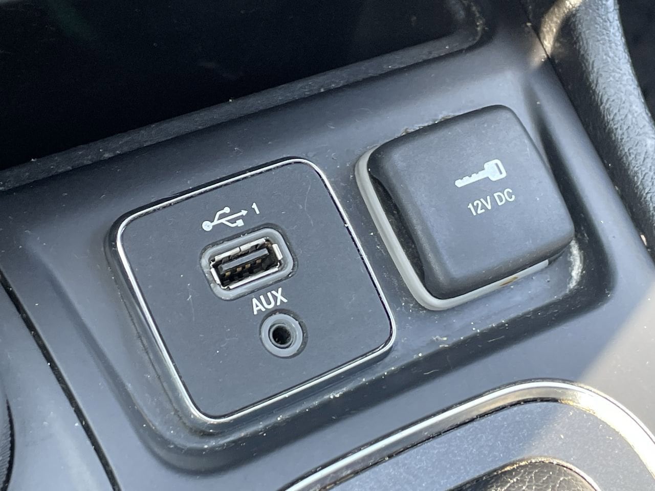 Thumbnail: 2019 Jeep Cherokee - 24
