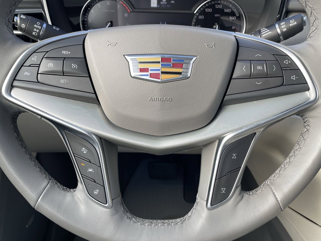 Thumbnail: 2025 Cadillac XT5 - 10