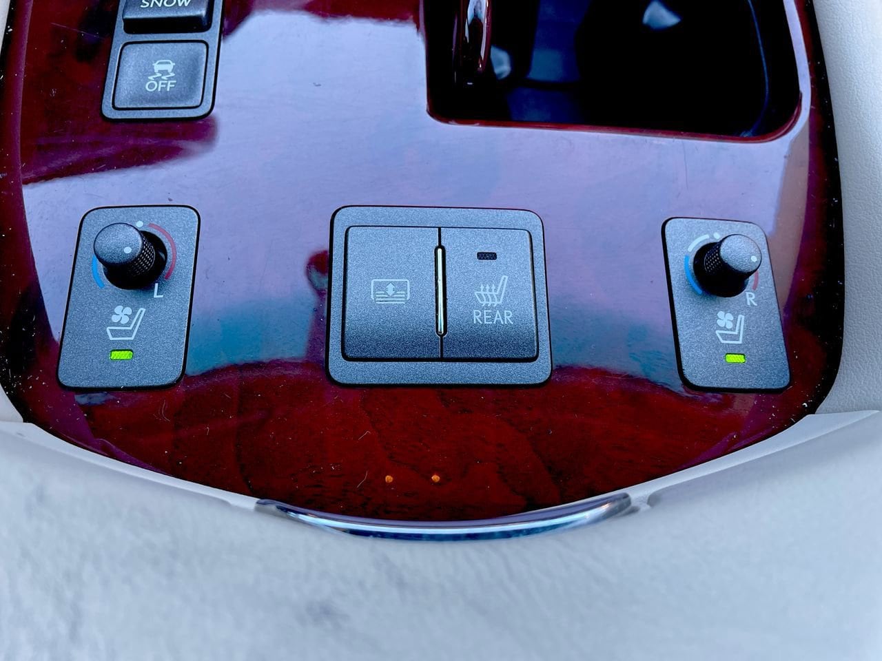 Thumbnail: 2012 Lexus LS - 23