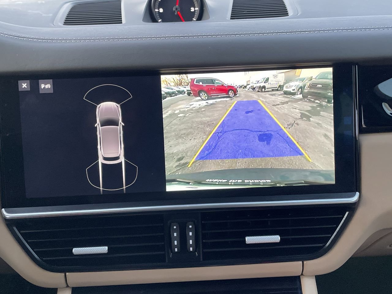 Thumbnail: 2019 Porsche Cayenne - 28