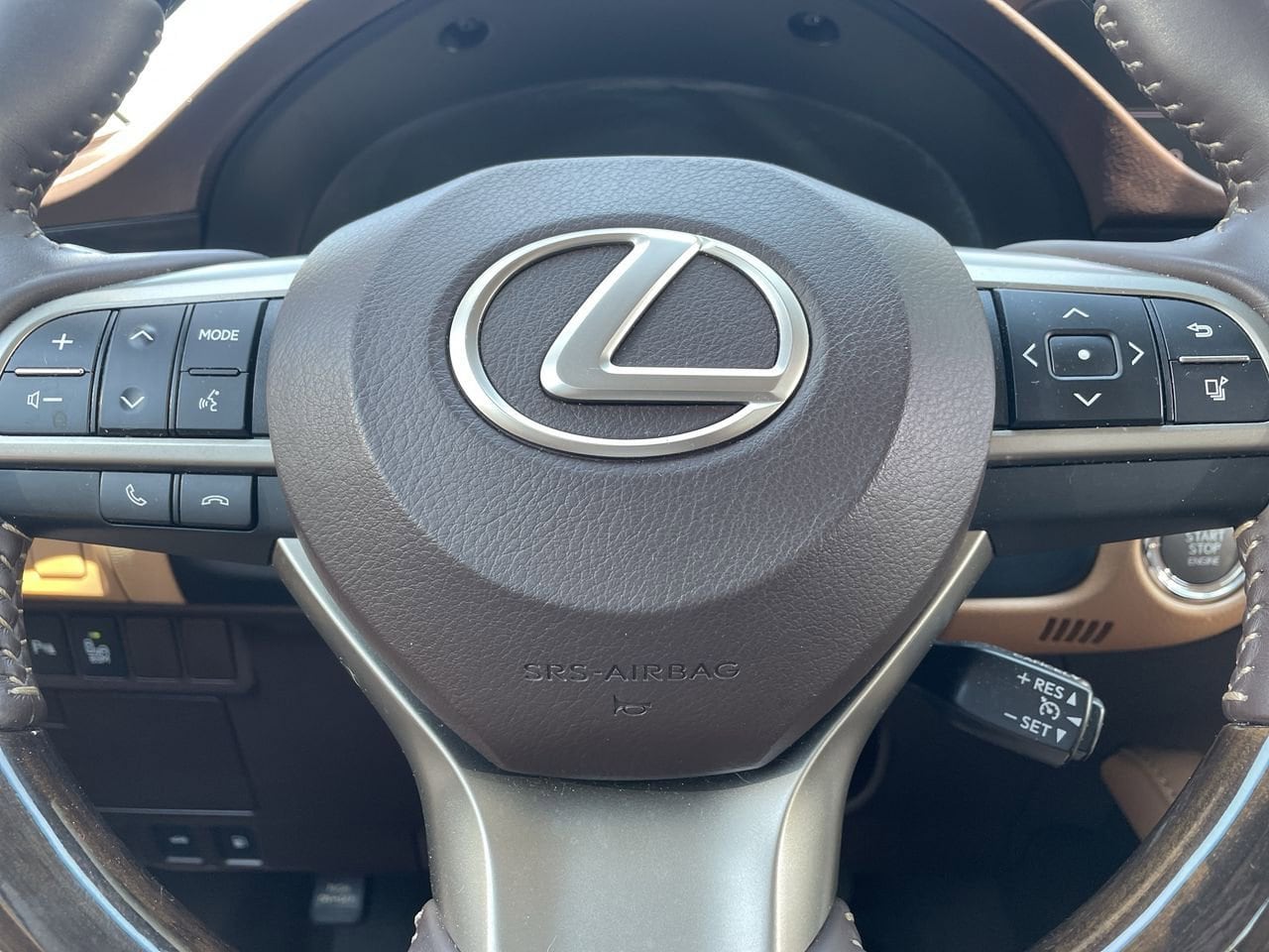 Thumbnail: 2016 Lexus ES - 10