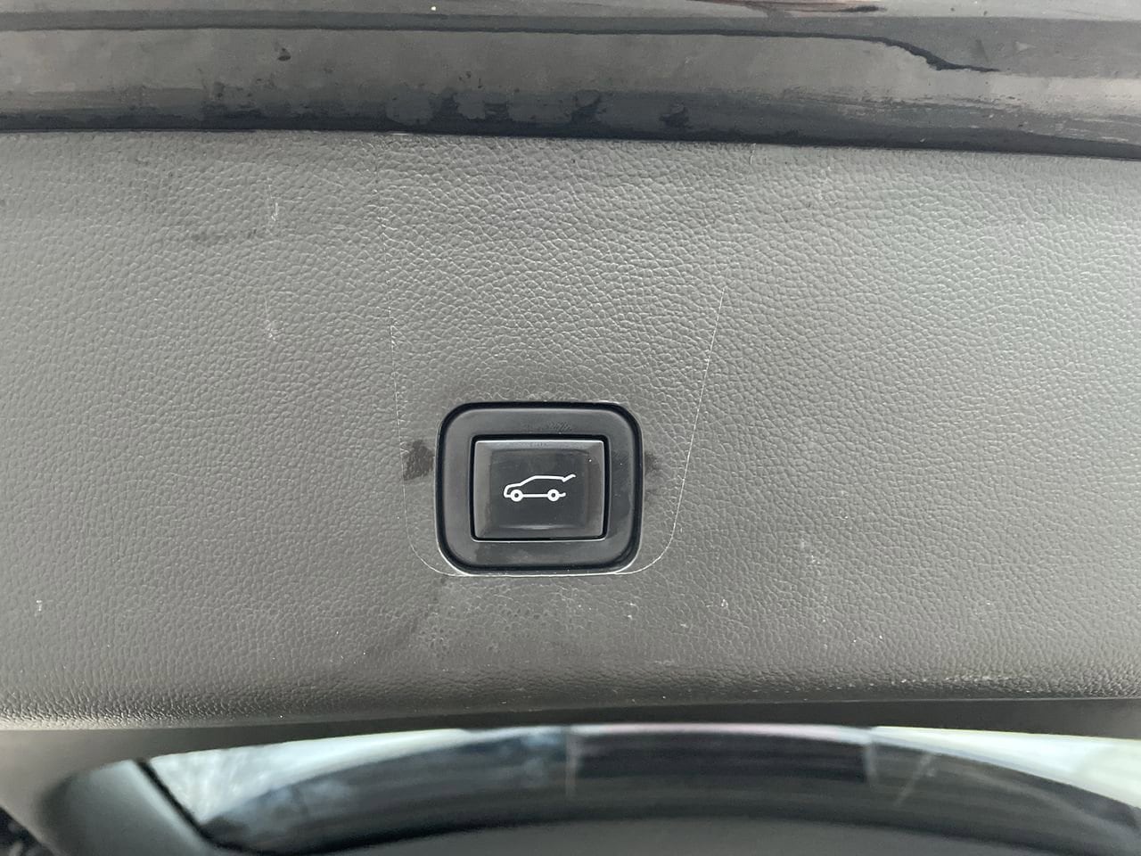 Thumbnail: 2021 Chevrolet Traverse - 18