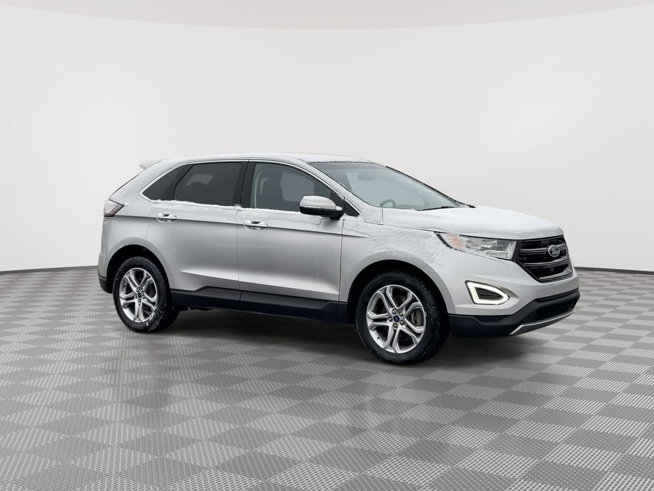 2018 Ford Edge Titanium photo 2