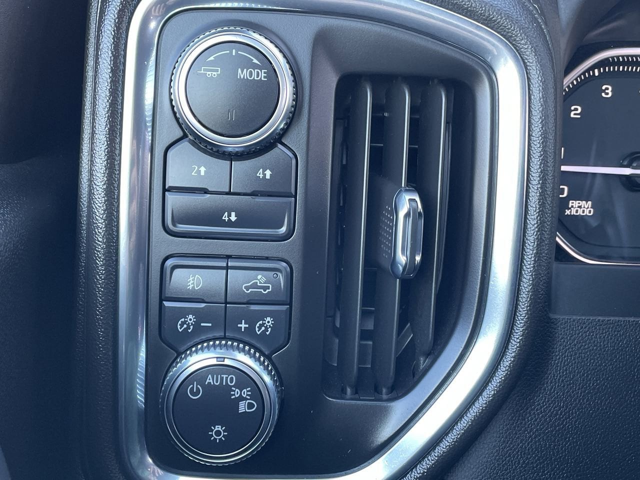 Thumbnail: 2022 GMC Sierra 2500 - 28