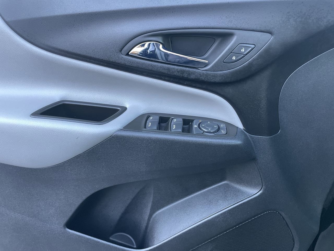 Thumbnail: 2023 Chevrolet Equinox - 29