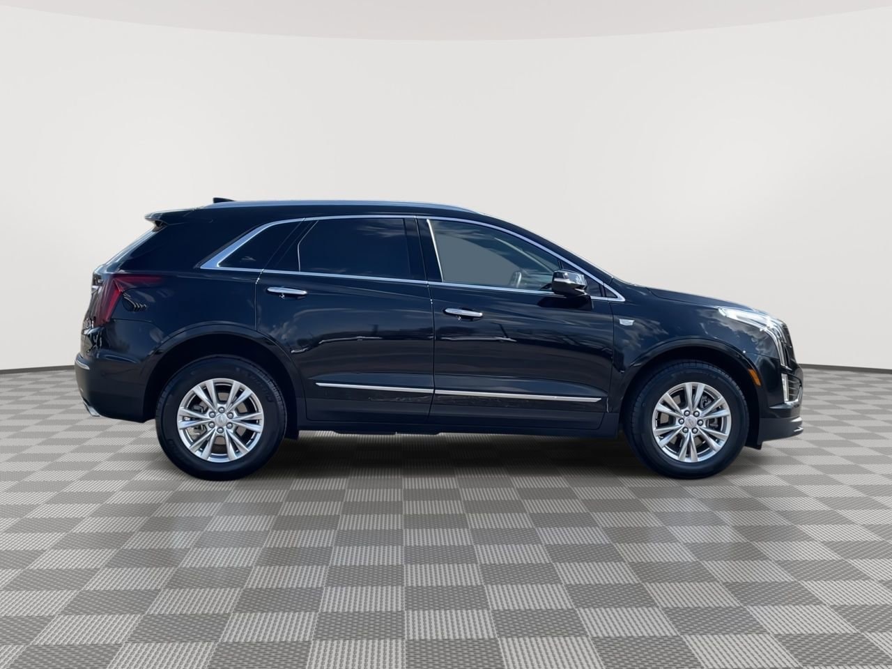 Thumbnail: 2024 Cadillac XT5 - 9