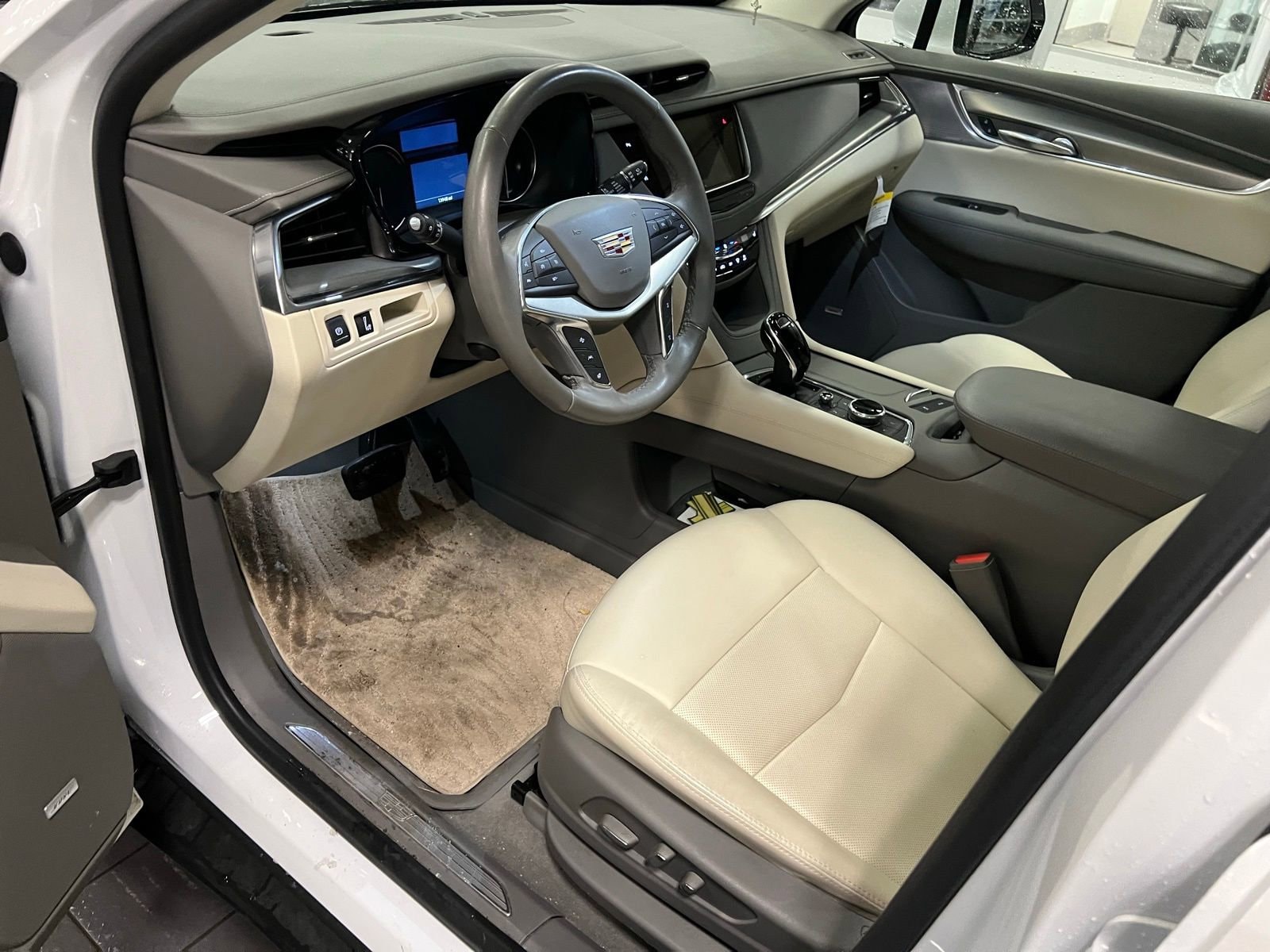 Thumbnail: 2023 Cadillac XT5 - 5