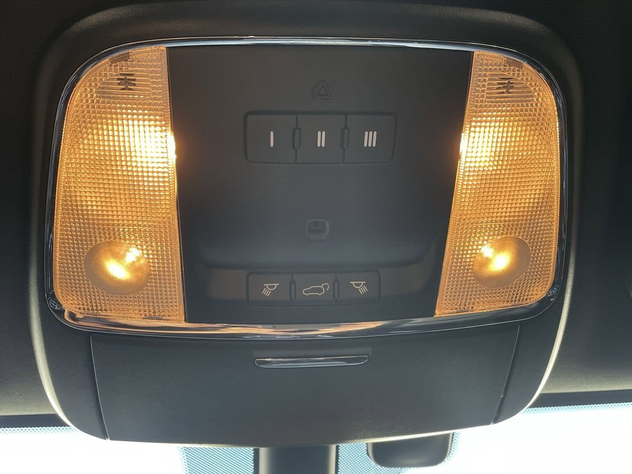 Thumbnail: 2019 Jeep Grand Cherokee - 31