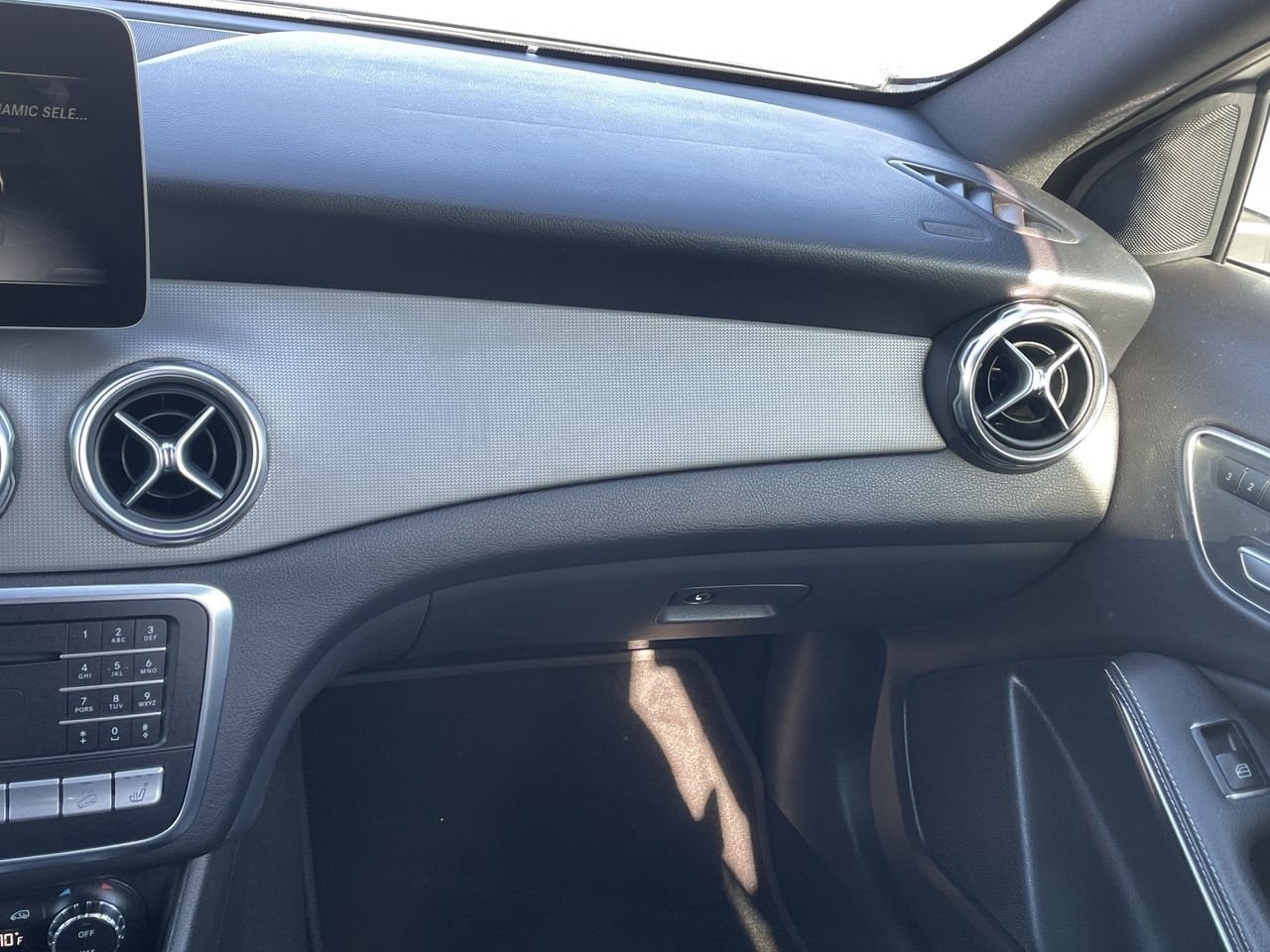 Thumbnail: 2020 Mercedes-Benz GLA - 16
