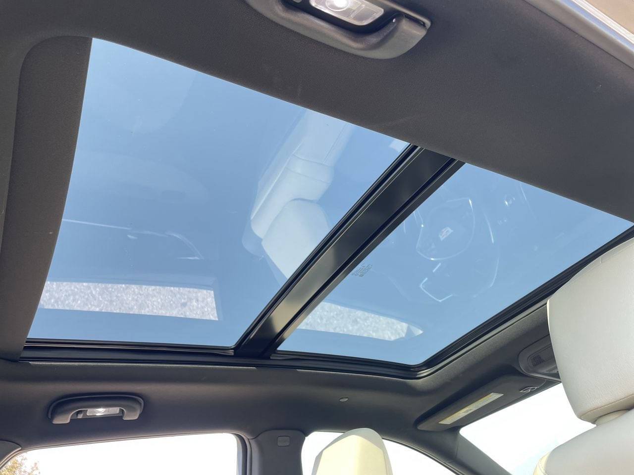 Thumbnail: 2023 Cadillac XT5 - 21