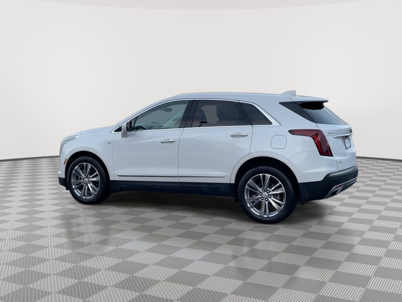 Thumbnail: 2023 Cadillac XT5 - 6