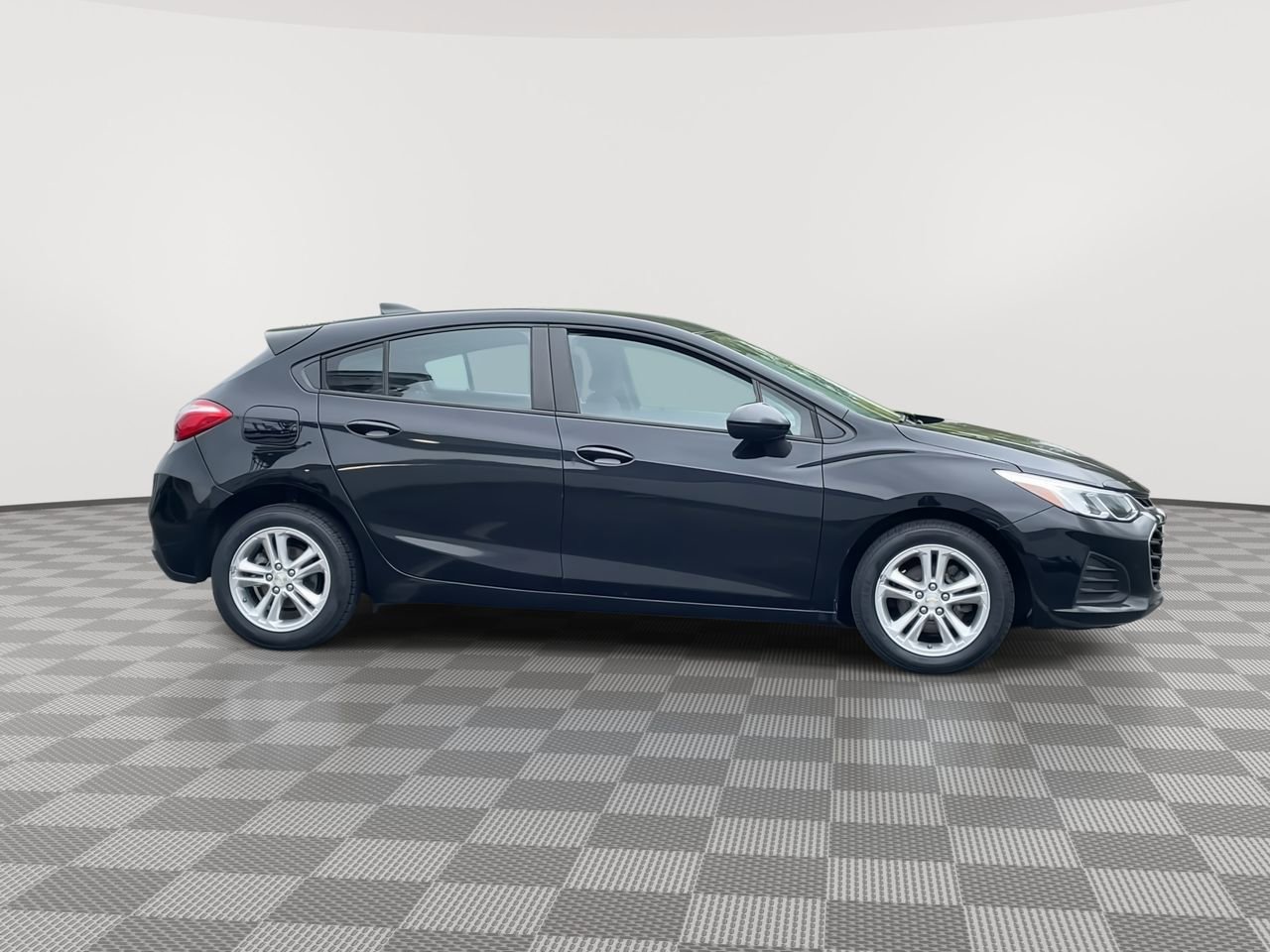 Thumbnail: 2019 Chevrolet Cruze - 9