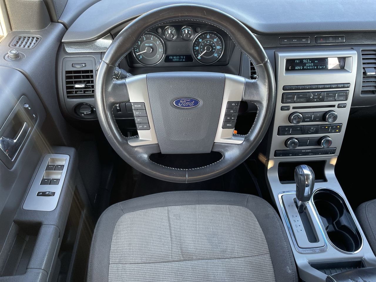 Thumbnail: 2010 Ford Flex - 11