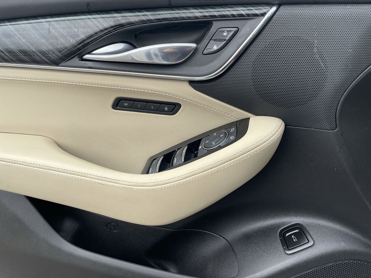 Thumbnail: 2023 Cadillac CT5 - 32