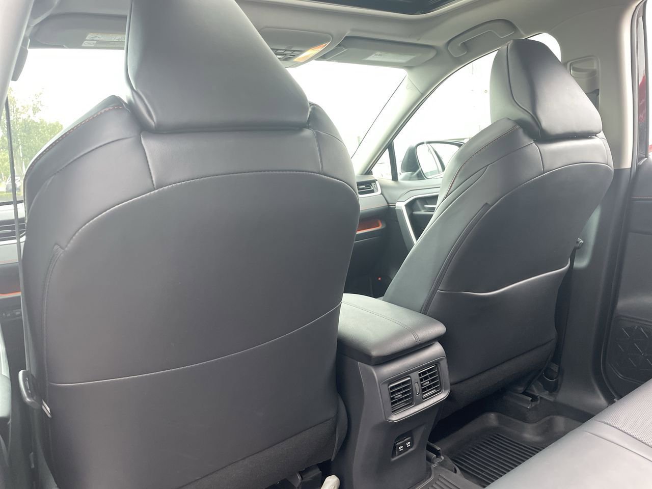 Thumbnail: 2019 Toyota RAV4 - 20