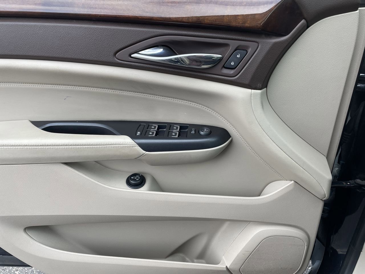 Thumbnail: 2015 Cadillac SRX - 34