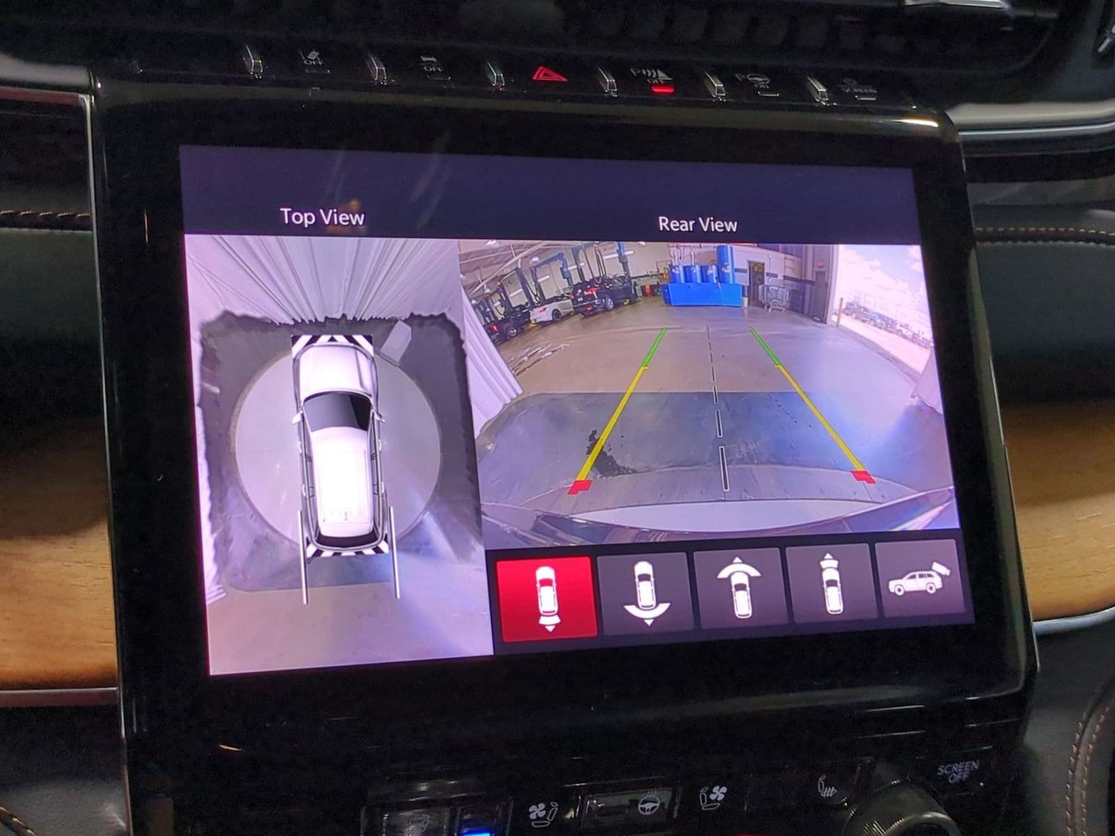 Thumbnail: 2022 Jeep Grand Cherokee - 28