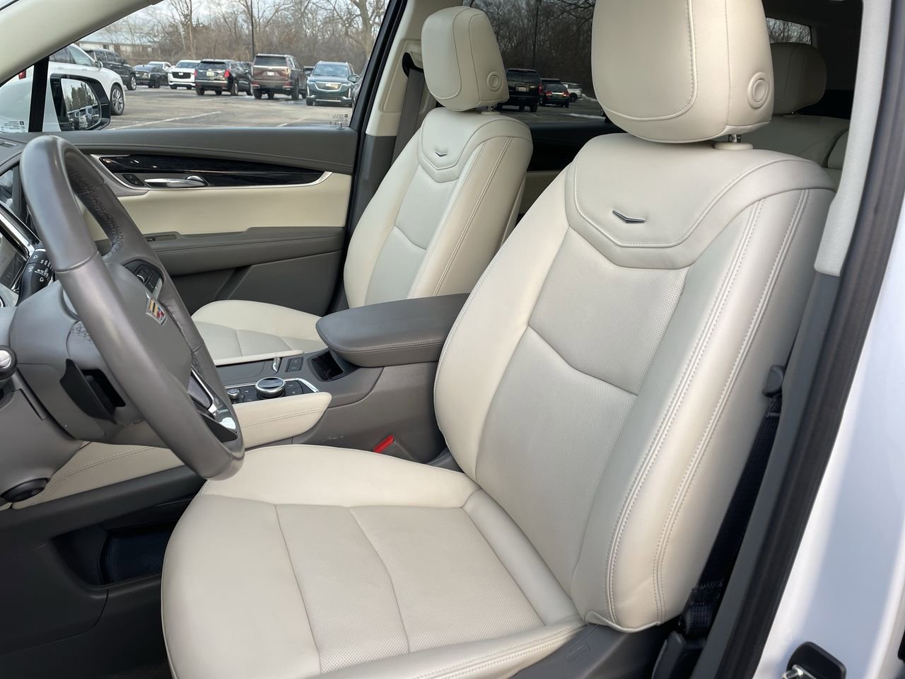 Thumbnail: 2024 Cadillac XT6 - 12