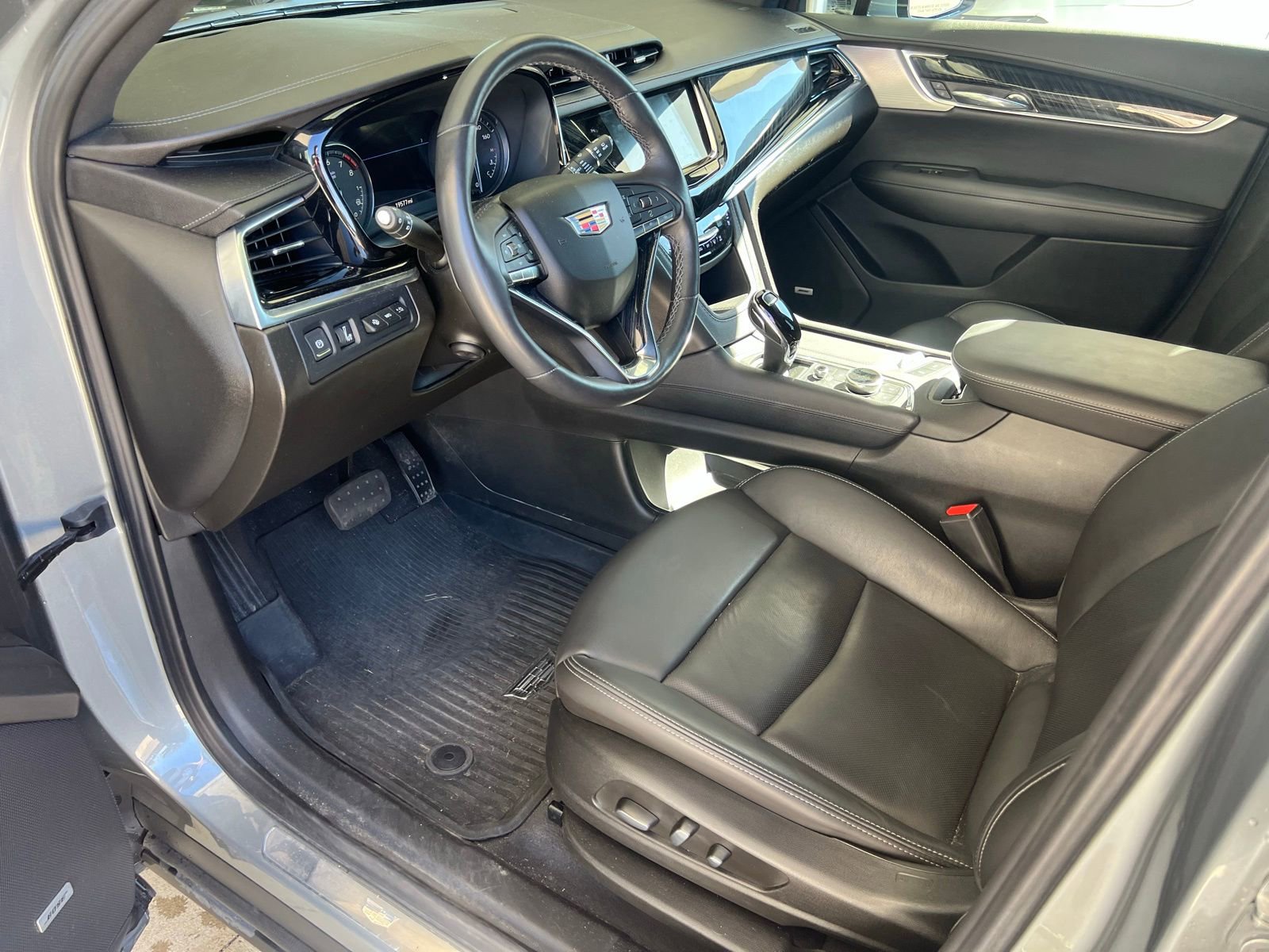 Thumbnail: 2023 Cadillac XT6 - 5