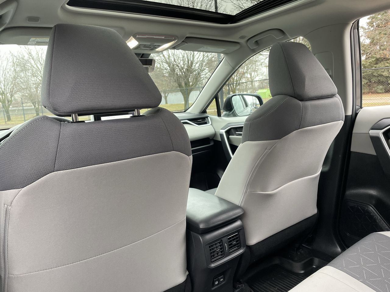 Thumbnail: 2023 Toyota RAV4 - 20