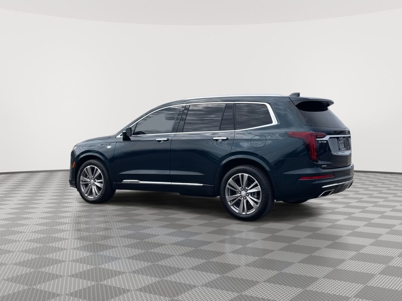 Thumbnail: 2024 Cadillac XT6 - 6