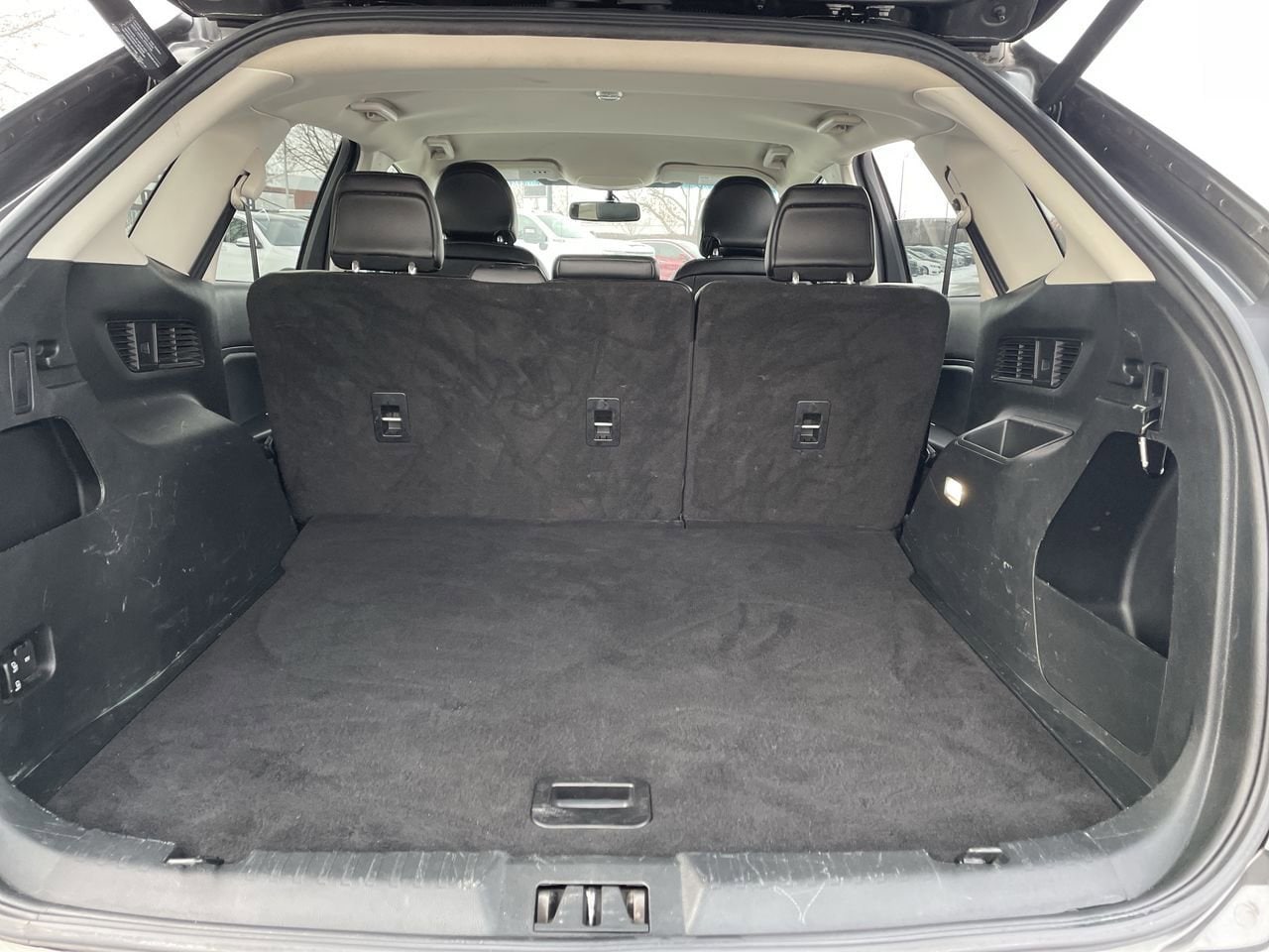 Thumbnail: 2018 Ford Edge - 17