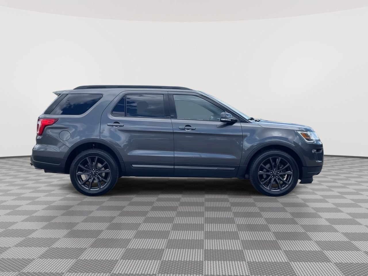 Thumbnail: 2018 Ford Explorer - 9