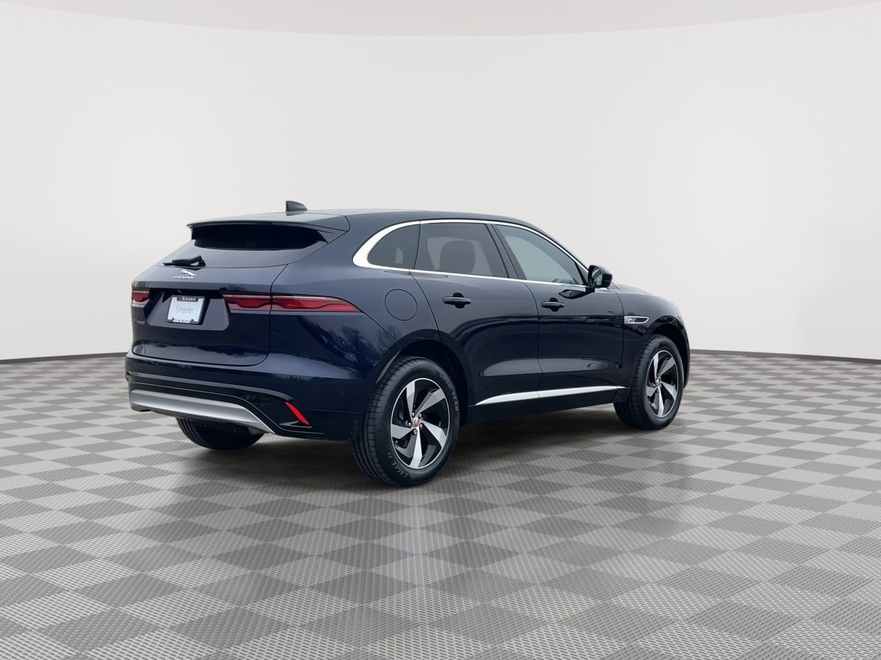 Thumbnail: 2021 Jaguar F-Pace - 8