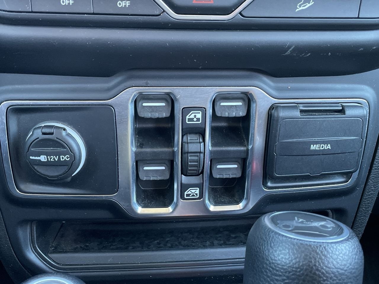 Thumbnail: 2019 Jeep Wrangler - 31