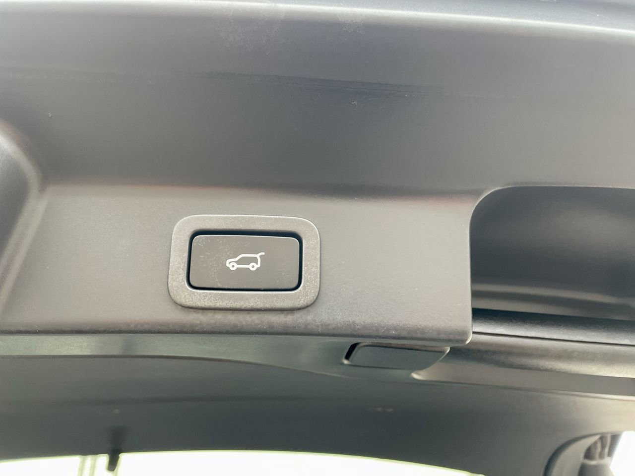 Thumbnail: 2021 Jaguar F-Pace - 18