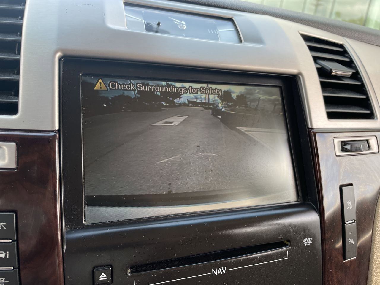 Thumbnail: 2010 Cadillac Escalade - 29