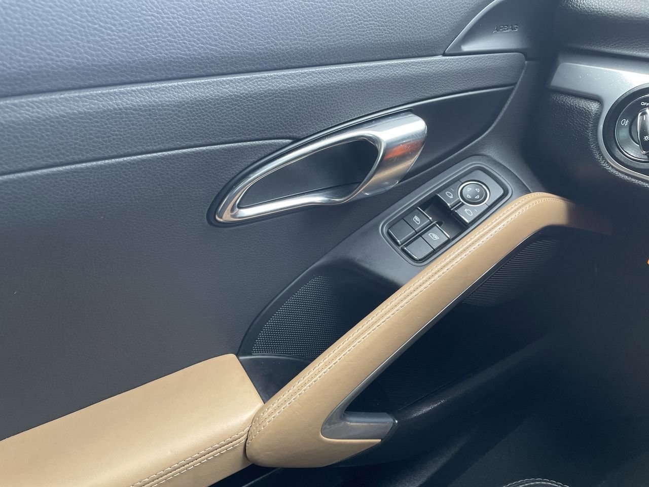 Thumbnail: 2017 Porsche 718 Boxster - 31