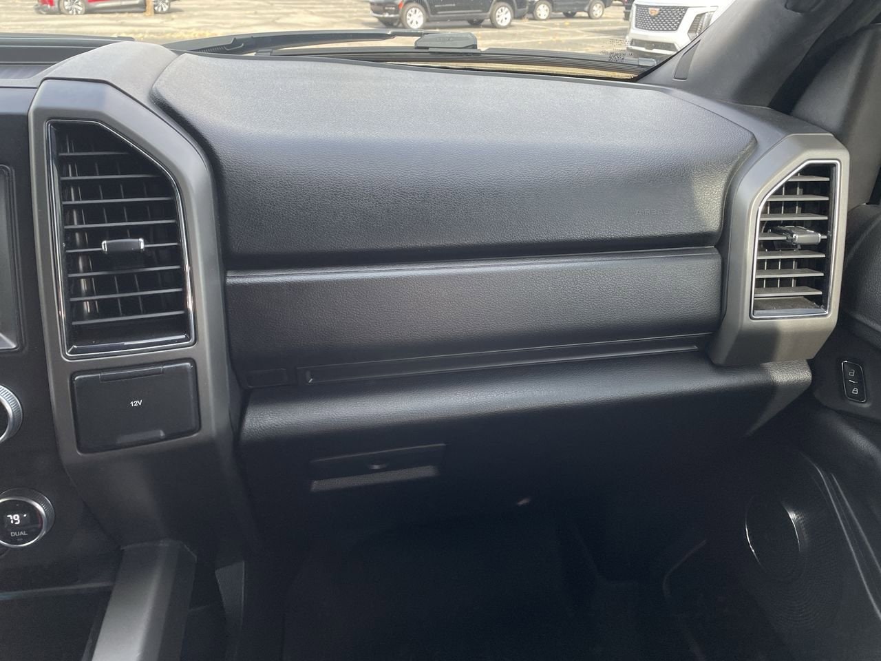 Thumbnail: 2019 Ford Expedition - 16