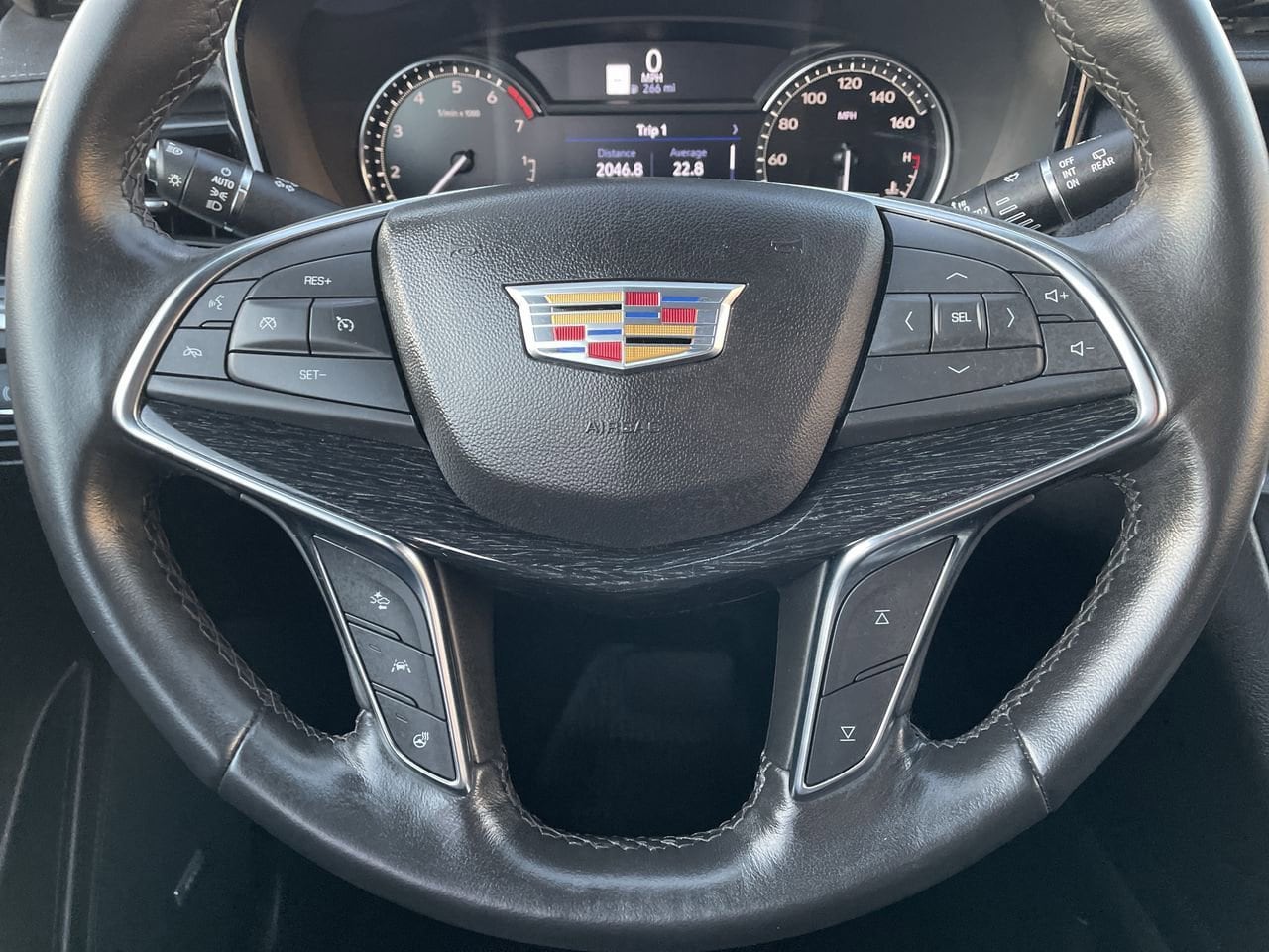 Thumbnail: 2023 Cadillac XT5 - 10