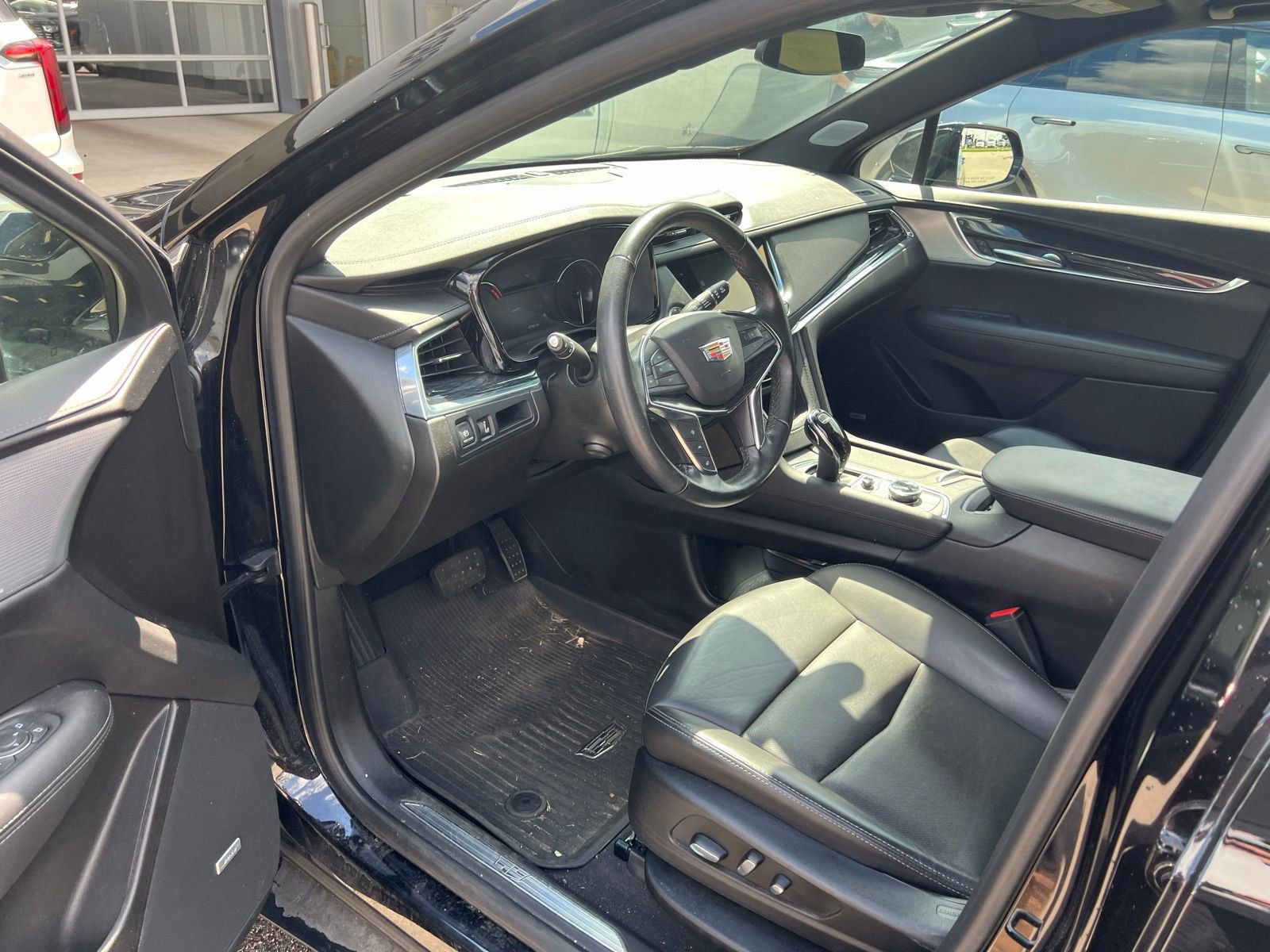 Thumbnail: 2023 Cadillac XT5 - 5