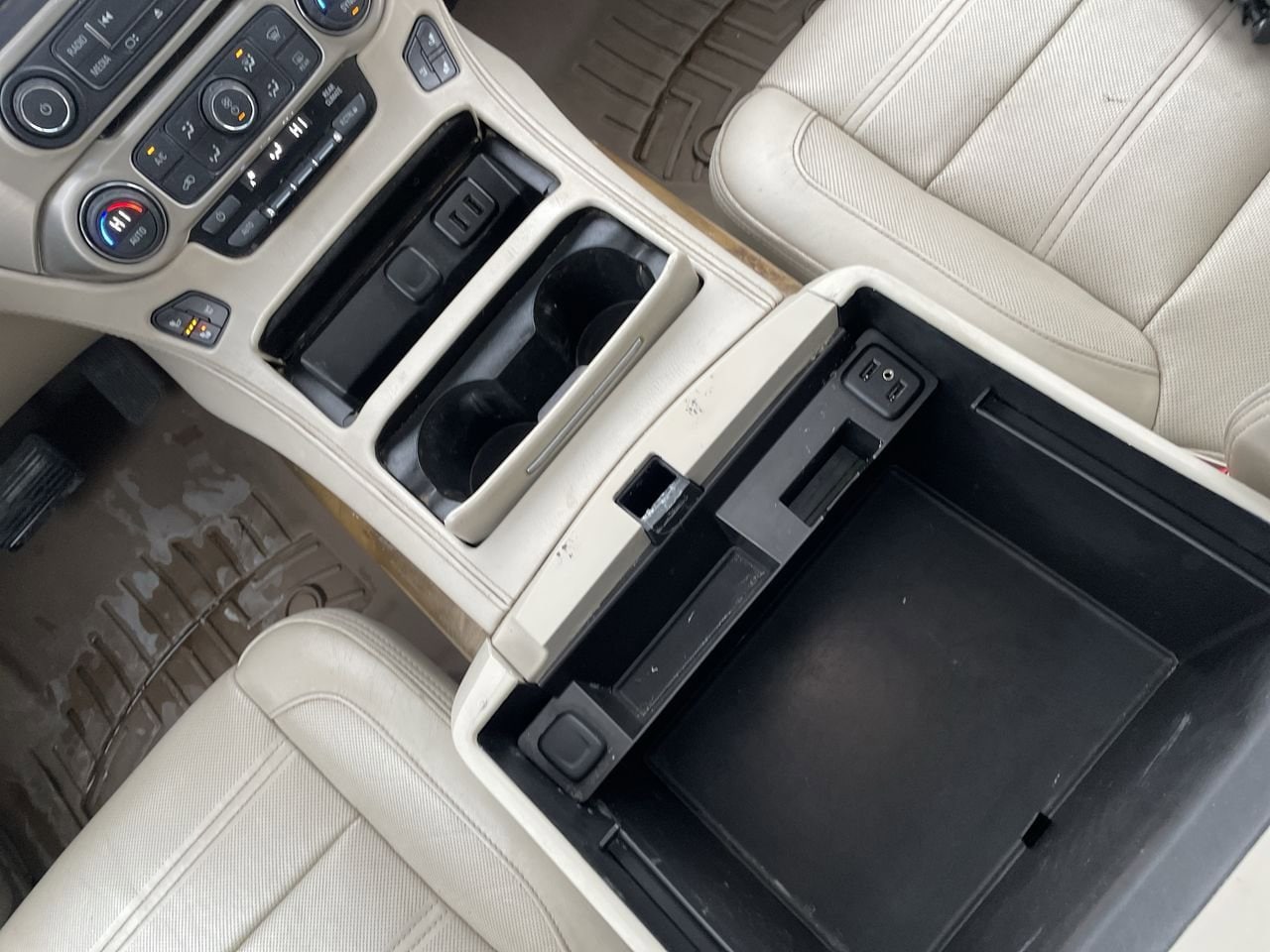 Thumbnail: 2016 GMC Yukon - 29