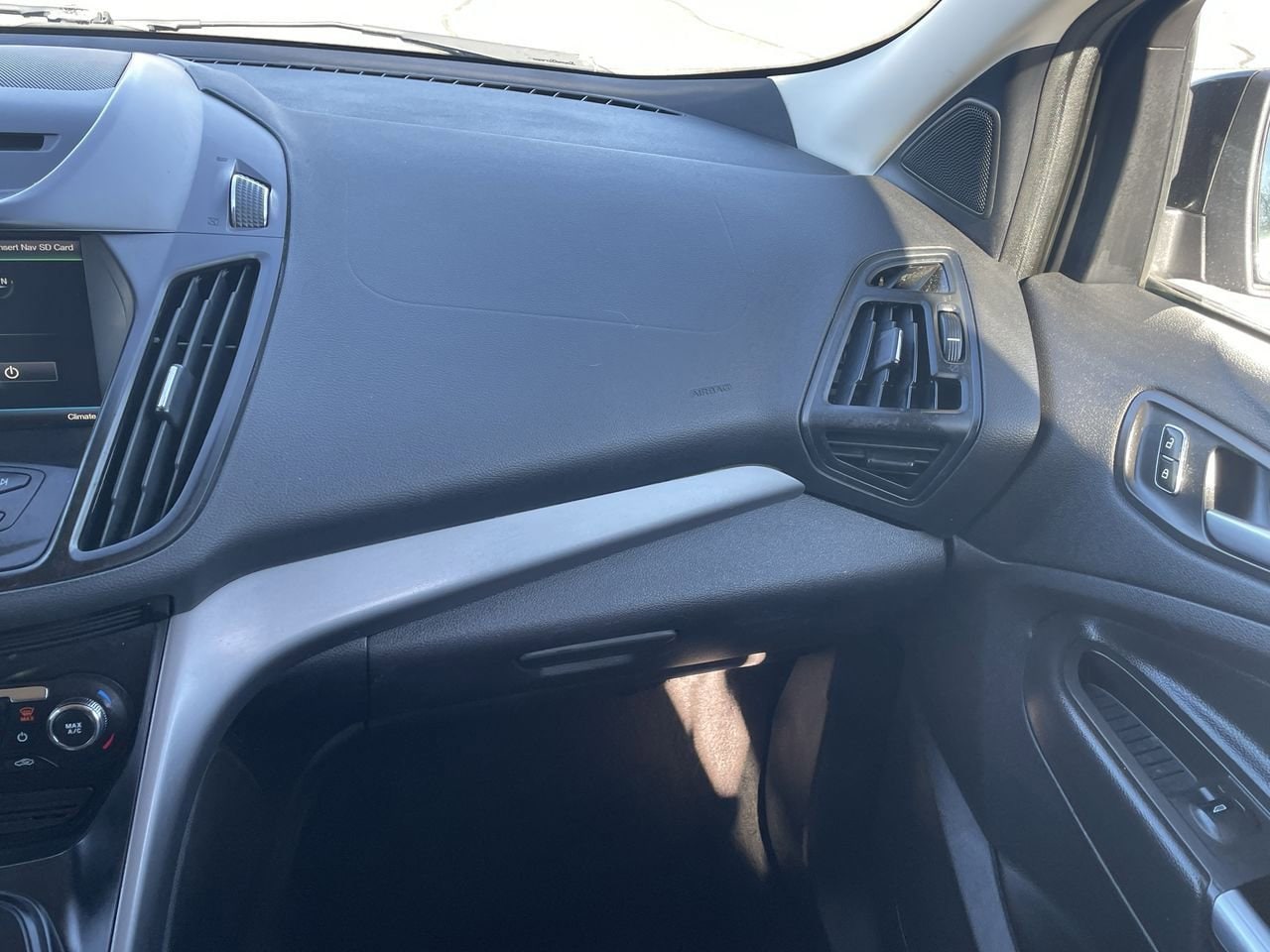 Thumbnail: 2015 Ford Escape - 16