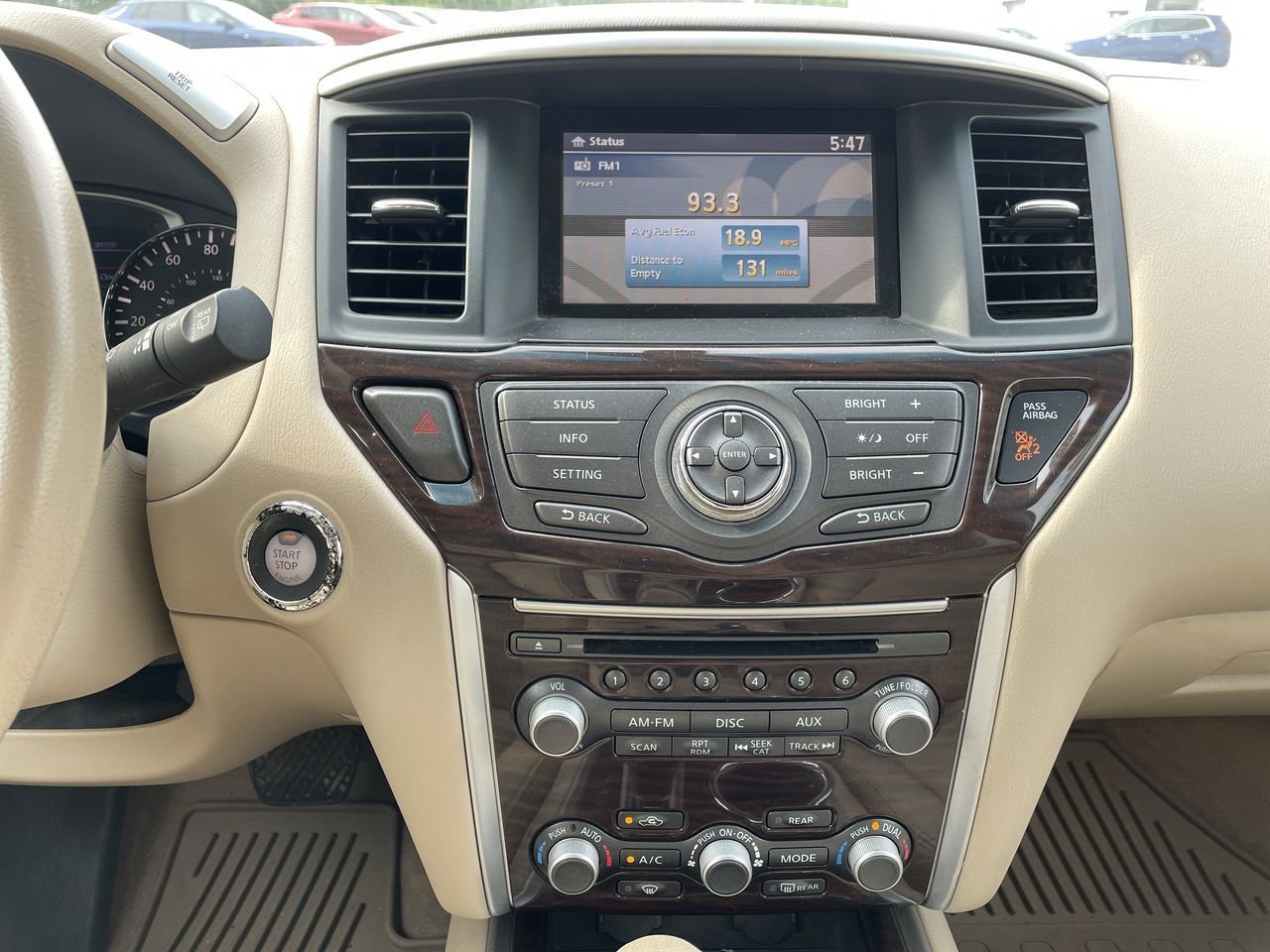 Thumbnail: 2014 Nissan Pathfinder - 13