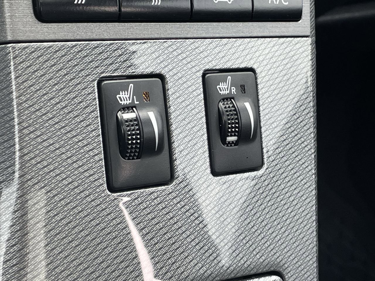 Thumbnail: 2013 Toyota Venza - 23