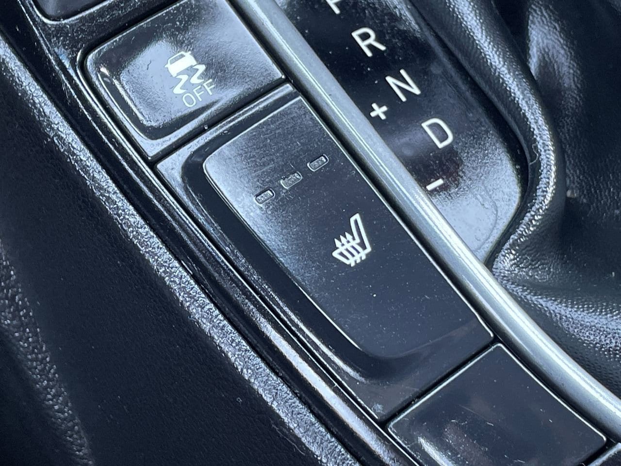 Thumbnail: 2019 Hyundai Veloster - 21