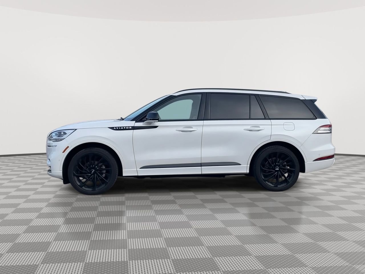 Thumbnail: 2024 Lincoln Aviator - 5