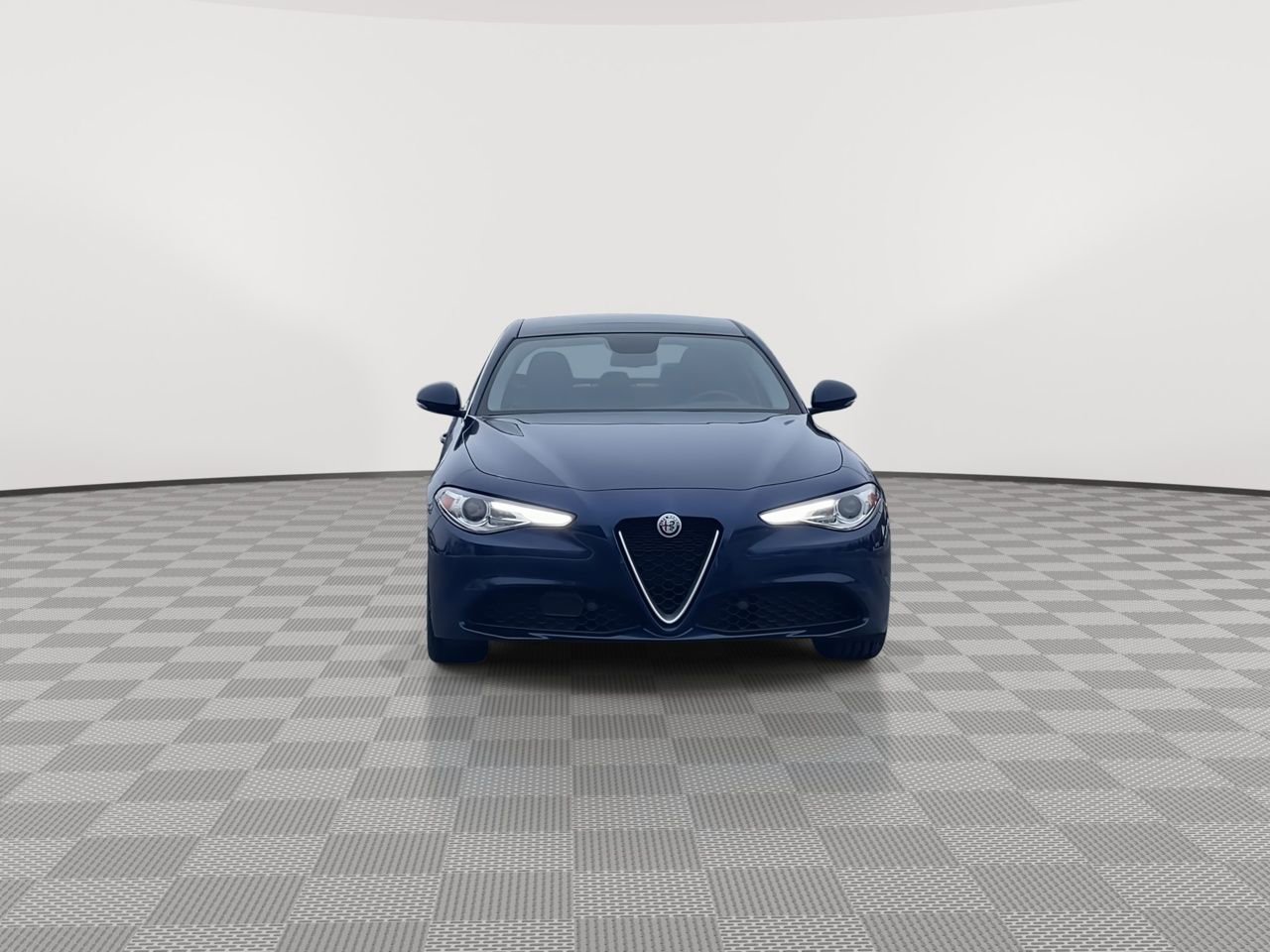 Thumbnail: 2019 Alfa Romeo Giulia - 3