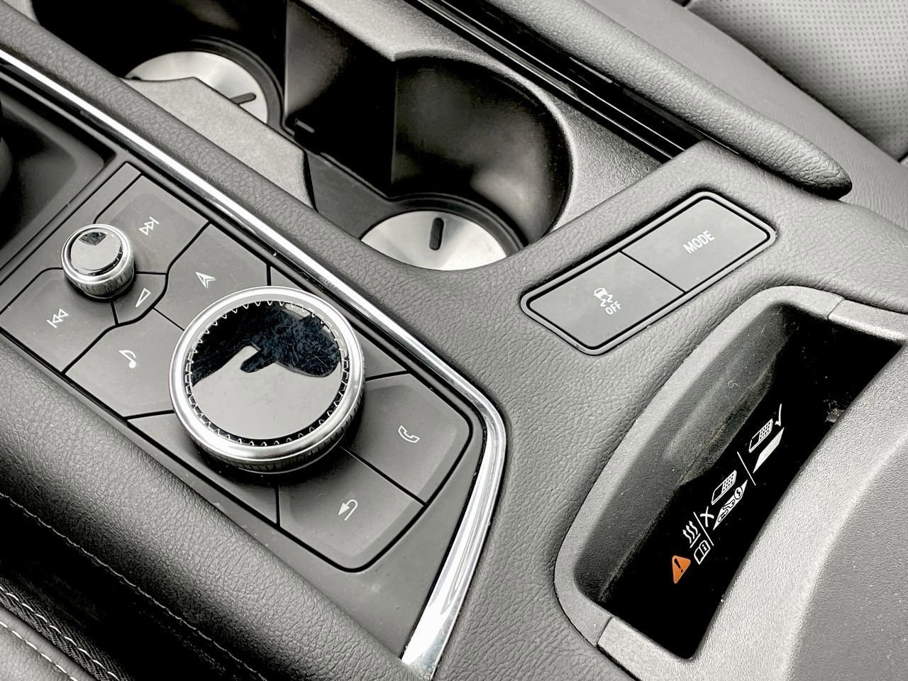 Thumbnail: 2023 Cadillac XT6 - 33