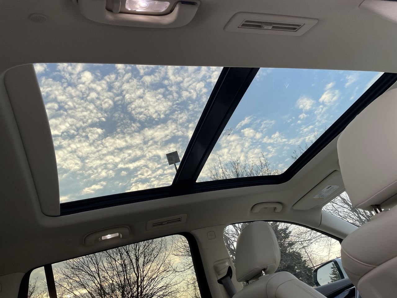 Thumbnail: 2024 Cadillac XT6 - 22