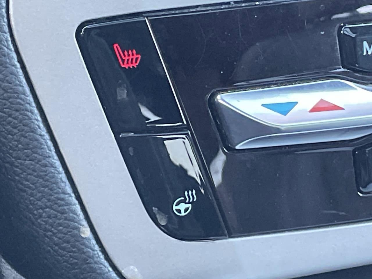 Thumbnail: 2022 Ford Explorer - 26