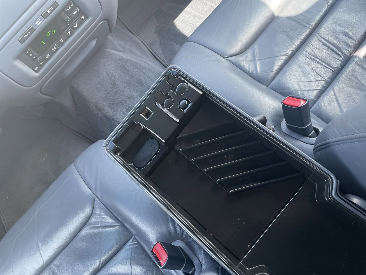 Thumbnail: 2000 Lincoln Town Car - 21