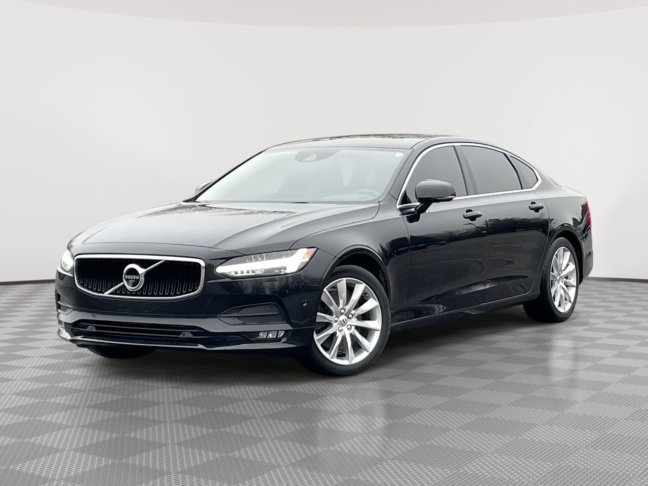 2018 Volvo S90 T6 Momentum -
                  Plymouth, MI