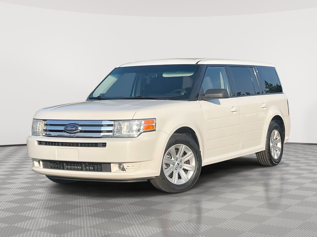 Thumbnail: 2010 Ford Flex - 1