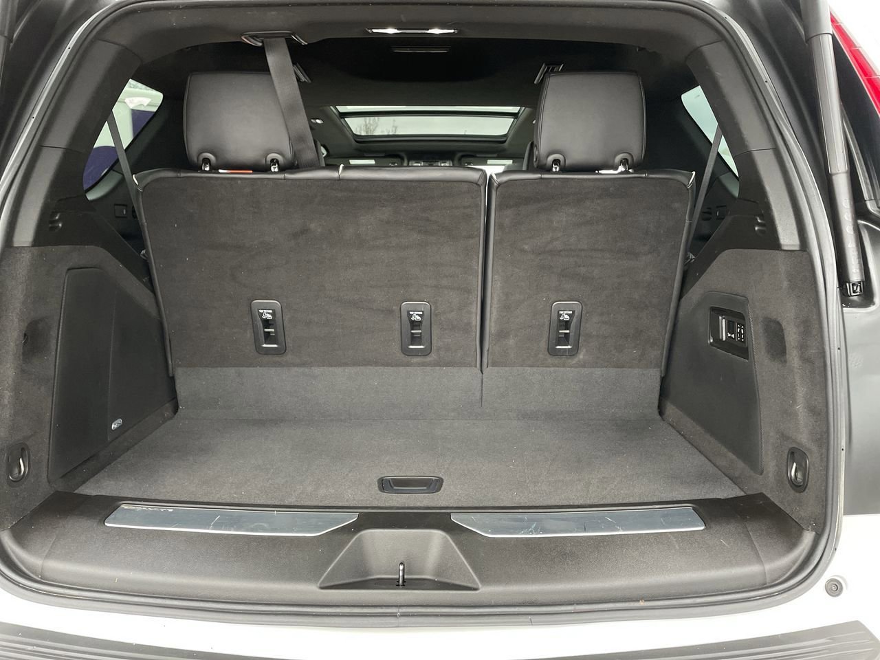 Thumbnail: 2023 Cadillac Escalade - 17