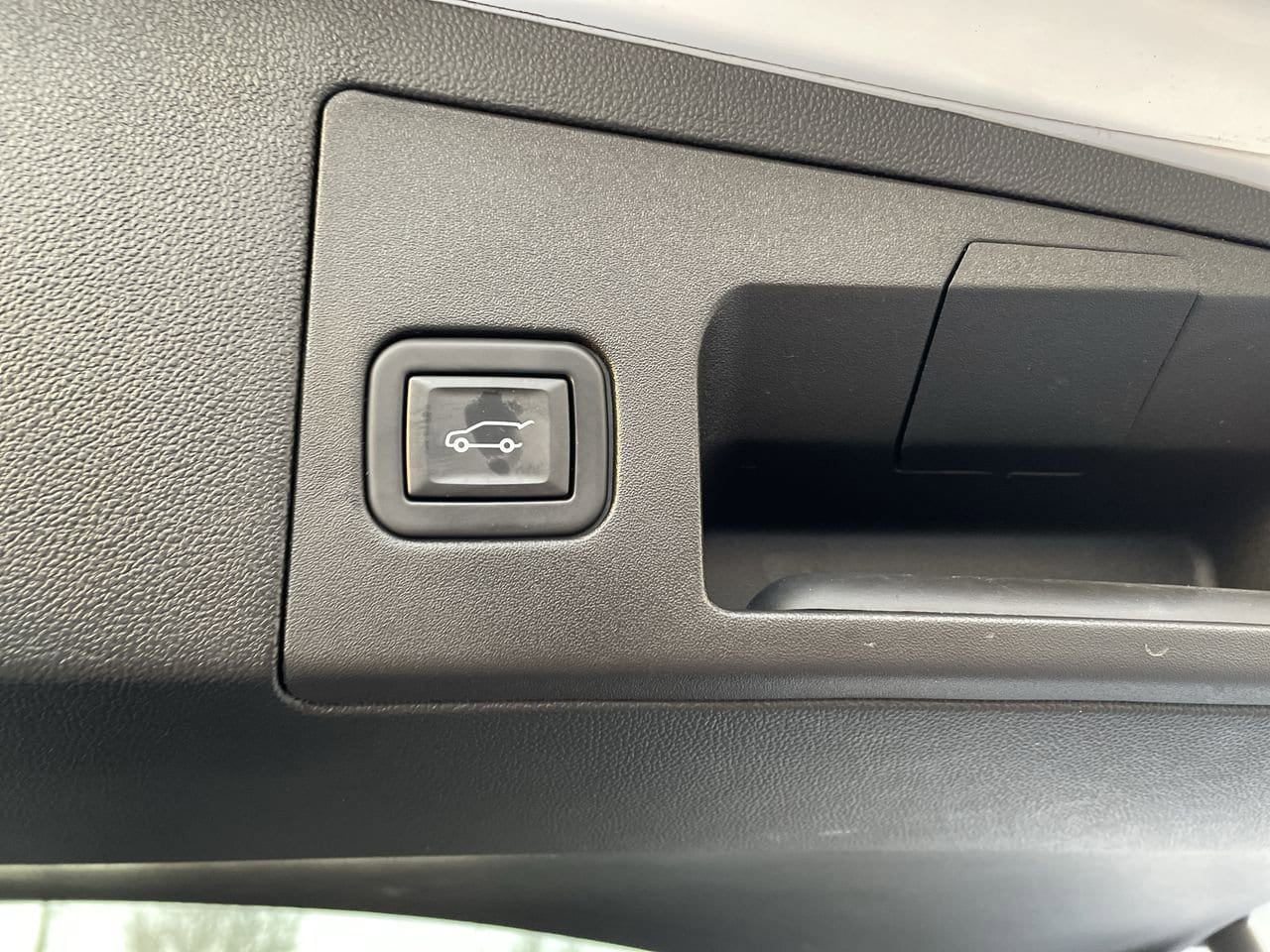 Thumbnail: 2024 Cadillac XT5 - 18